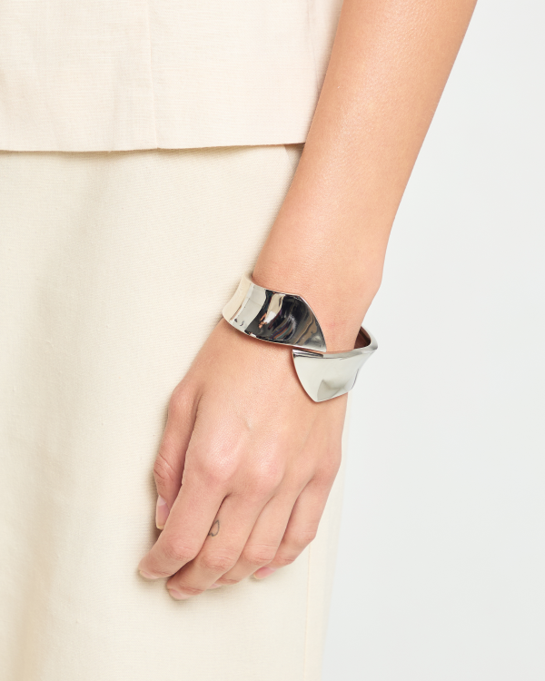 Asymmetrical Hinge Cuff Bracelet For Cheap - Image 2